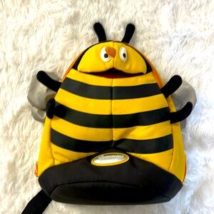 Kids travel Samsonite Bumblebee travel backpack.